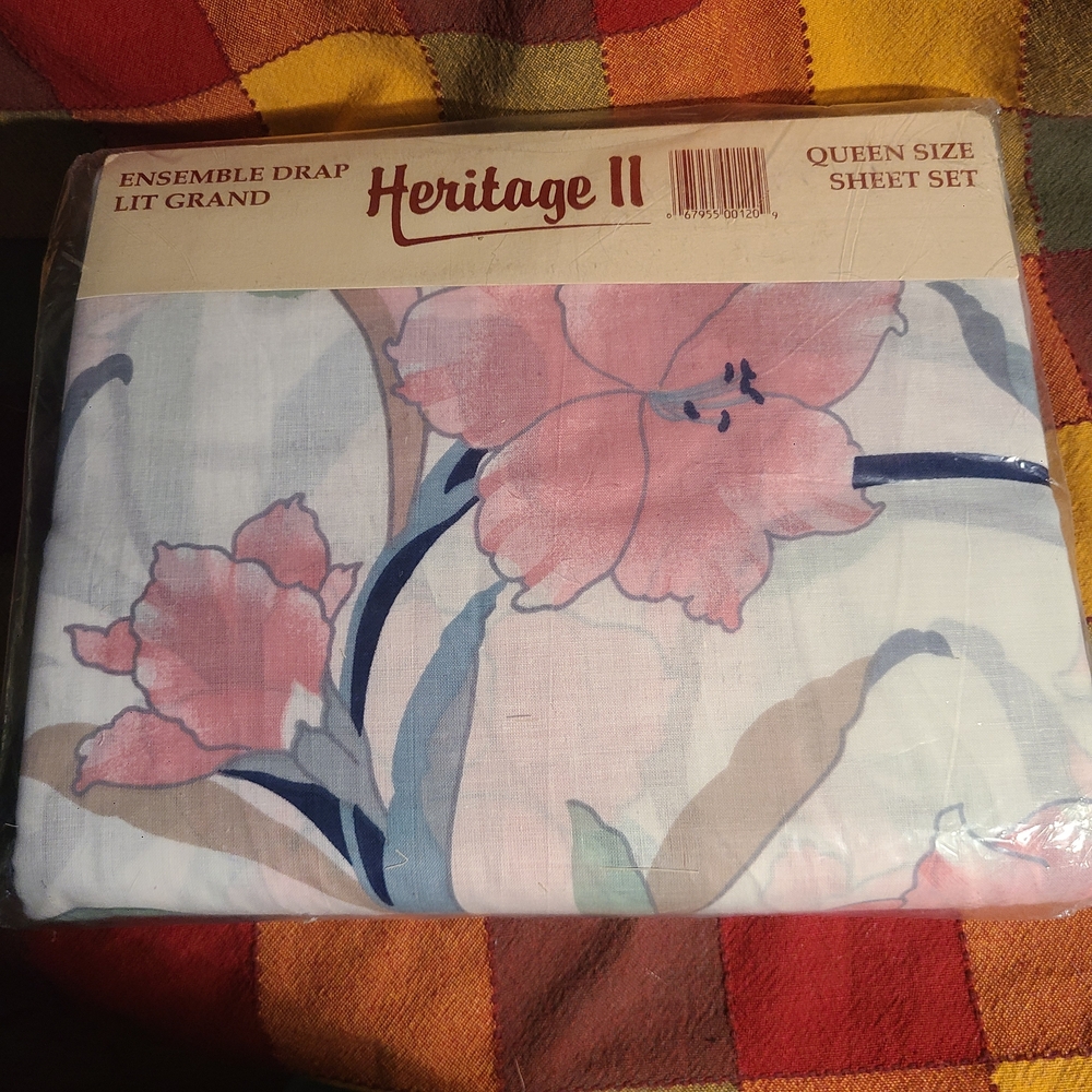 Heritage II Queen Size Sheet Set - Pink Floral, NEW in Package, 4 Piece Set